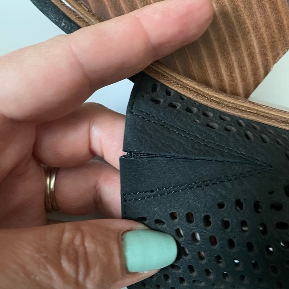 Vince Camuto Peep toe sandal - Picture 10 of 13